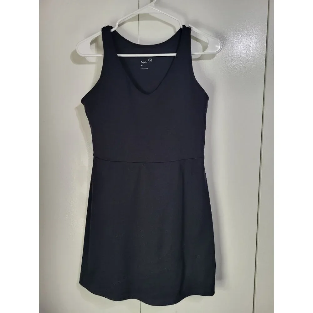 GapFit Womens SZ M Active Sleeveless Tank Dress Built In Shorts Tennis Fitness - Picture 2 of 10